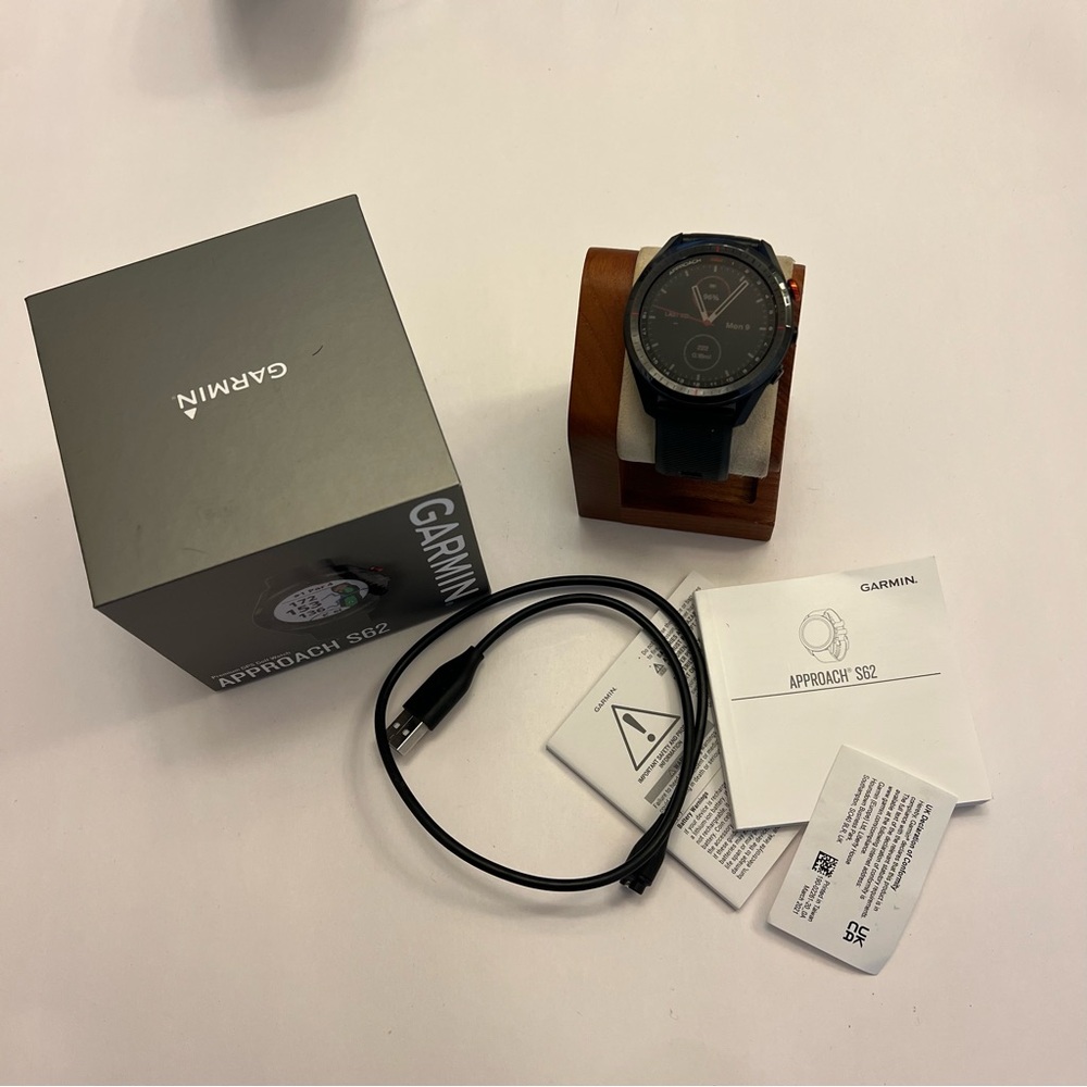 Garmin Approach S62 (excellent condition, full set)